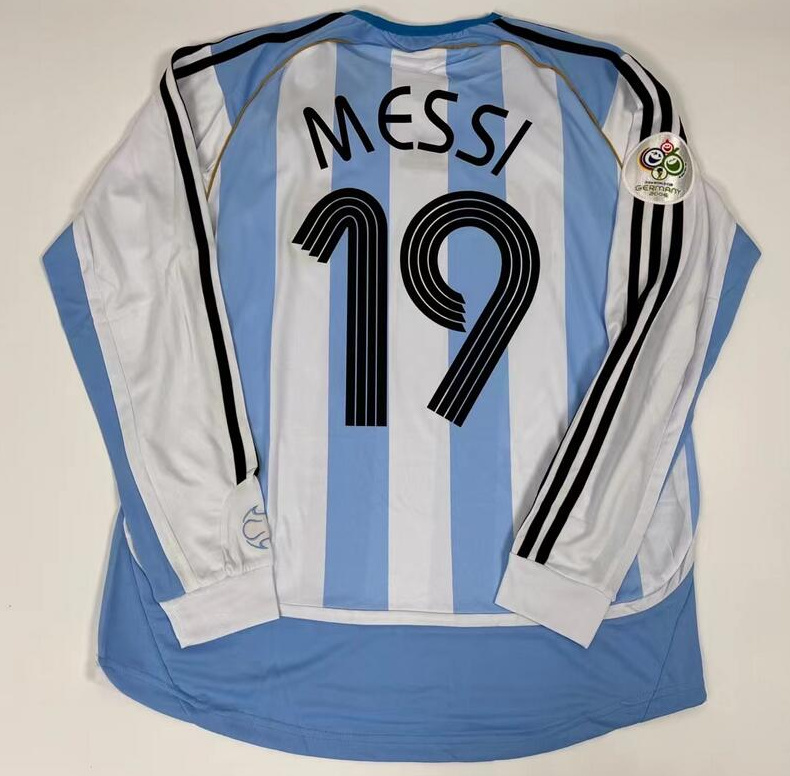 Messi #19 Retro Argentina 2006 Home Long Sleeve Soccer Jersey