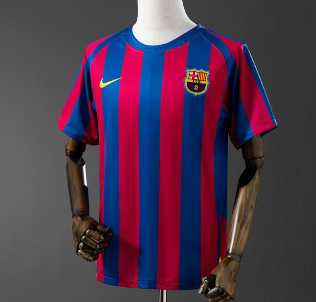 Retro Barcelona 2005-06 Home Soccer Jersey