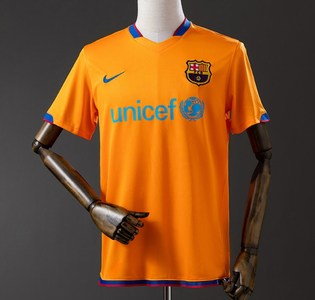 Retro Barcelona 2006-07 Away Soccer Jersey
