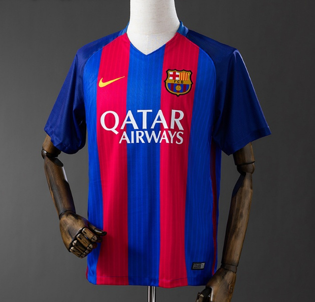Retro Barcelona 2016-17 Home Soccer Jersey