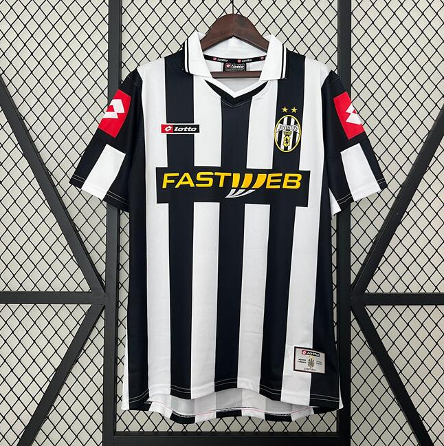 Retro Juventus 2001-02 Home Soccer Jersey