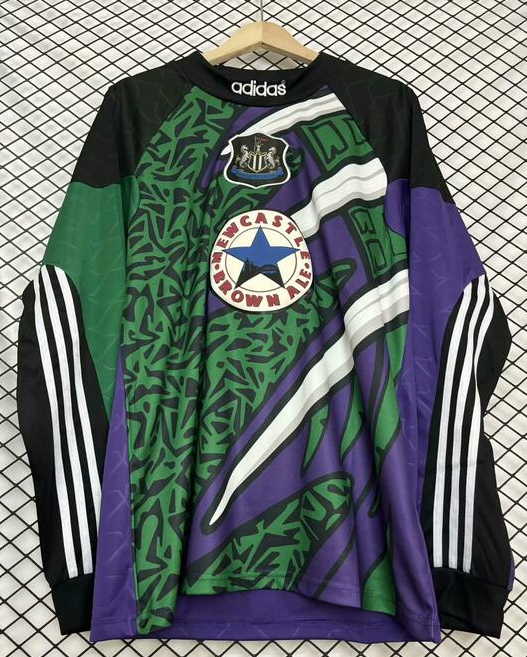 Retro Newcastle United 1995-96 Goalkeeper Long Sleeve Soccer Jersey