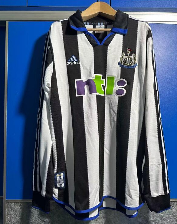 Retro Newcastle United 2000-01 Home Long Sleeve Soccer Jersey