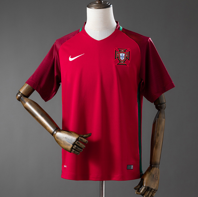 Retro Portugal 2018 Home Soccer Jersey