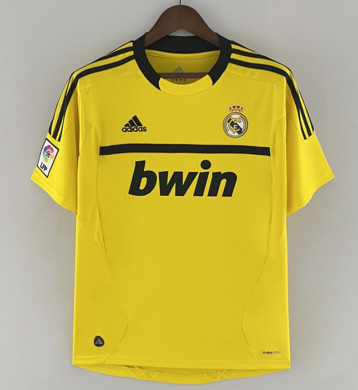 Retro Real Madrid 2011-12 Gaolkeeper Soccer Jersey Yellow